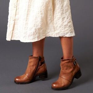 Miz Mooz NYC Leather Stoney Buckle Ankle Boots Side Zipper Chunky Heel Brown 39